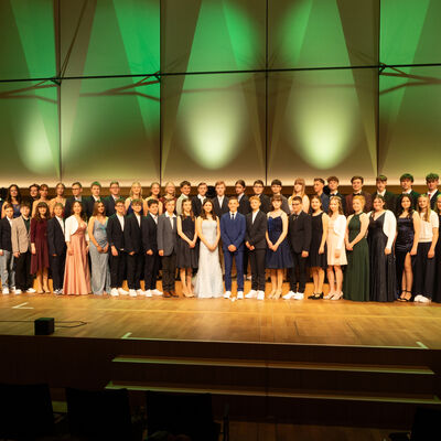 Bild vergr&ouml;&szlig;ern: Die Jugendweiheteilnehmer des S&auml;ngerstadt Gymnasiums