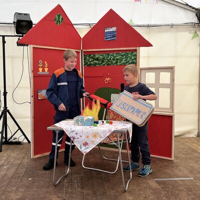 Bild vergr&ouml;&szlig;ern: Auftritt der Jugendfeuerwehr