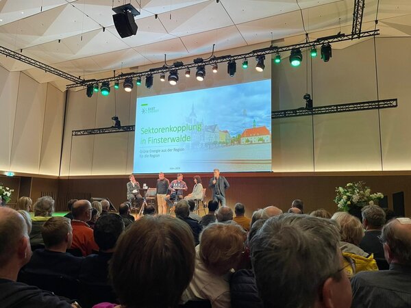 Bild vergr&ouml;&szlig;ern: B&uuml;rgerdialog in der Kulturweberei: Strom und W&auml;rme f&uuml;r Finsterwalde