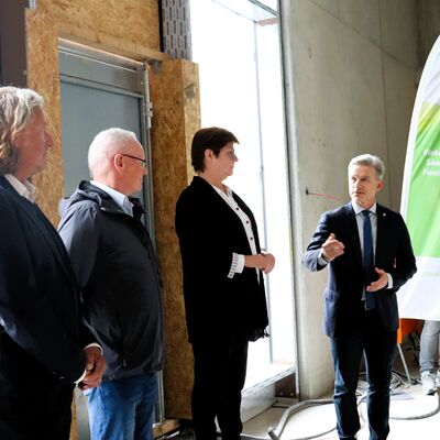 Bild vergr&ouml;&szlig;ern: Richtfest f�r den Neubau der Leipziger Stra�e 22-24 durch die Wohnungsgesellschaft der Stadt Finsterwalde (mbH)